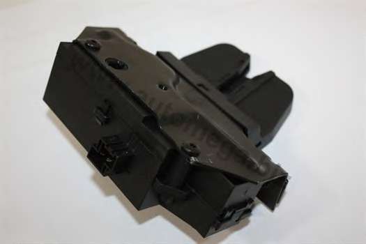 Замок крышки багажника